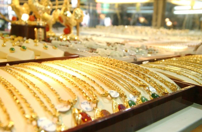 Giấc mơ bạn cùng gia đình của mình đi cướp tiệm vàng