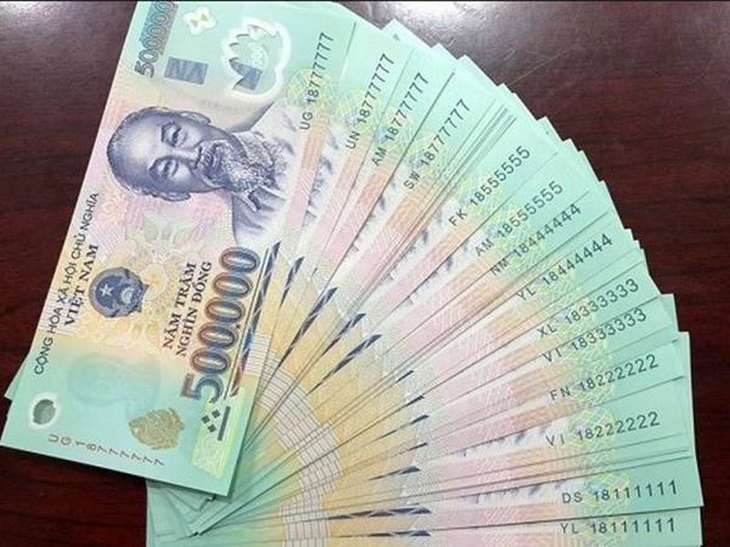 Tờ 500 nghìn xuất hiện ở trên bàn ăn trong chiêm bao